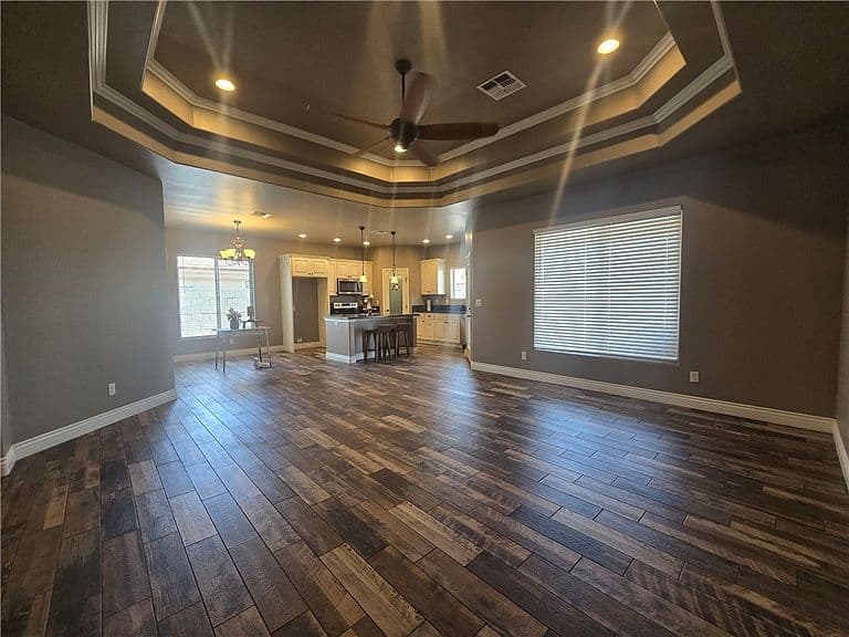 3828 Laguna Lane photo 2