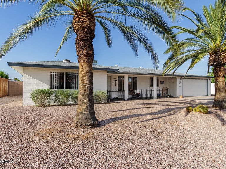 5853 E ADOBE Road photo 2