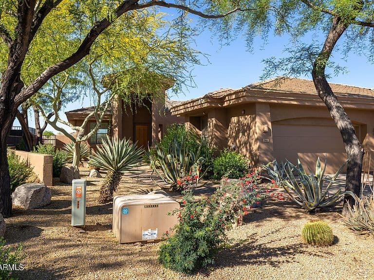 7431 E Sunset Sky Circle photo 2