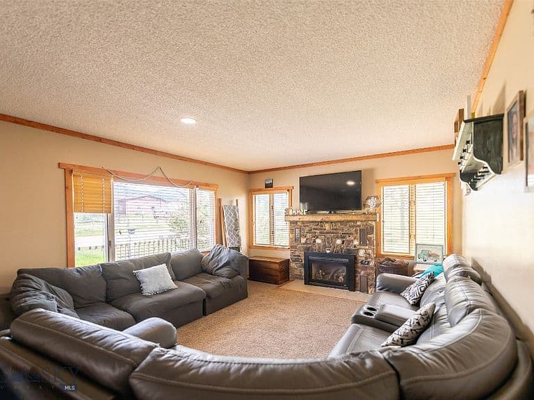 1 Carkeek Ln photo 5