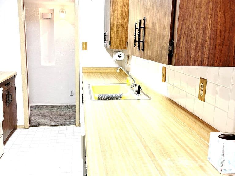 856 E Skyline Dr photo 3