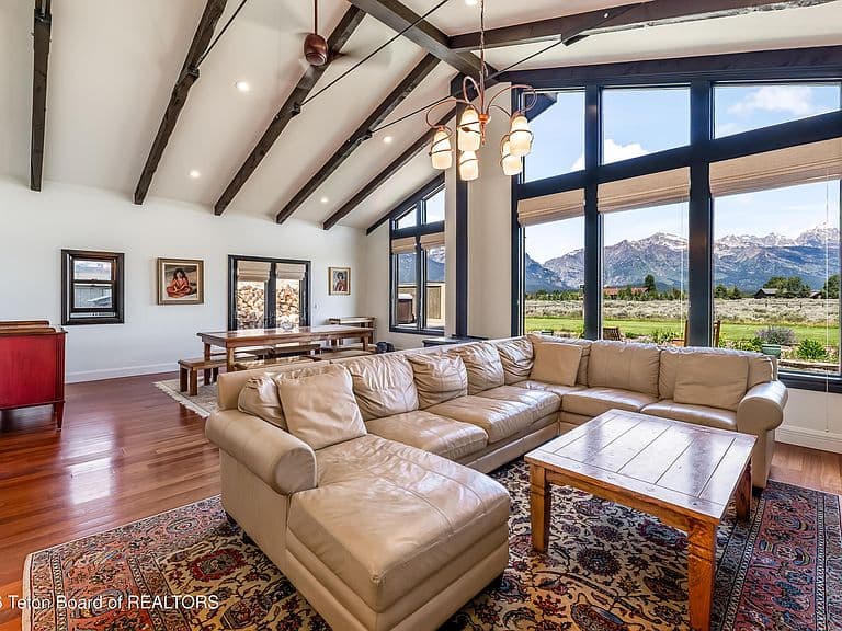 820 Ponderosa Dr photo 5