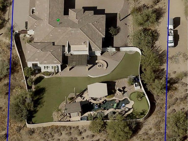 5847 E Quail Track Drive photo 3
