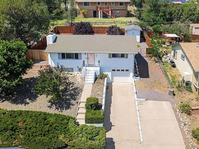 544 Roma Ave photo 2