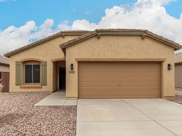 11137 E SUTTER Avenue photo 2
