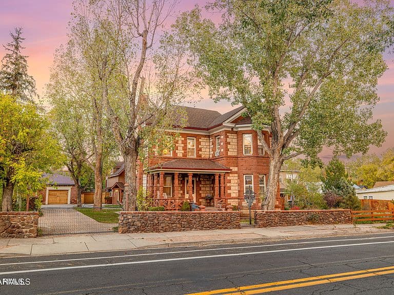 614 W SANTA FE Avenue photo 1