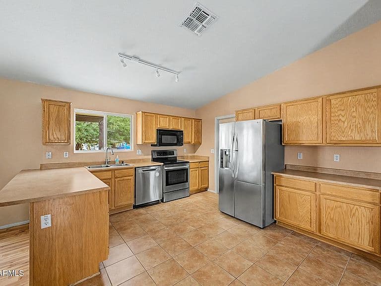 30021 W LYNWOOD Street photo 4