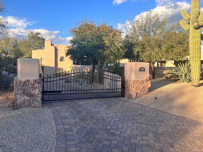 8306 E Buckskin Trl photo 1