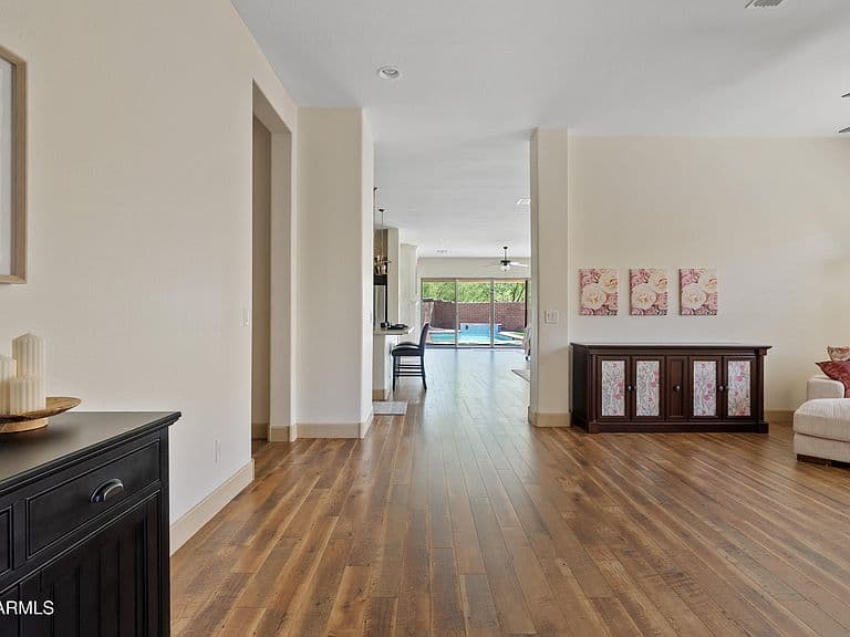 10404 E GAMMA Avenue photo 3