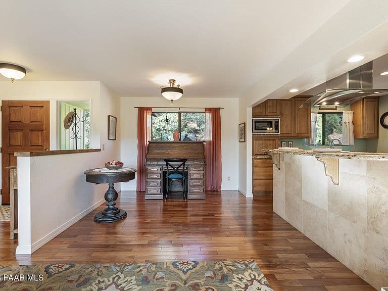1180 Deerfield Rd photo 3