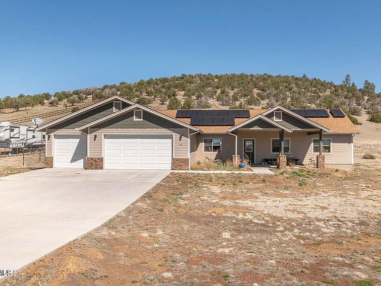 8951 Richfield Drive photo 2