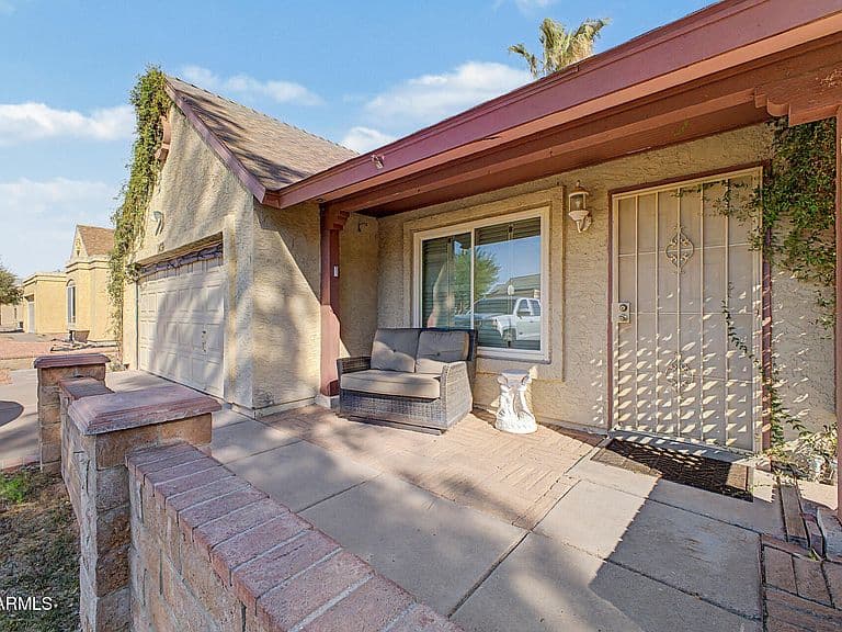 1409 E STEPHENS Drive photo 1