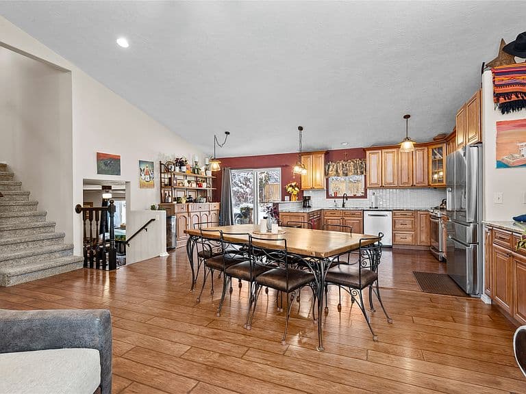 141 Beargrass Ln photo 2