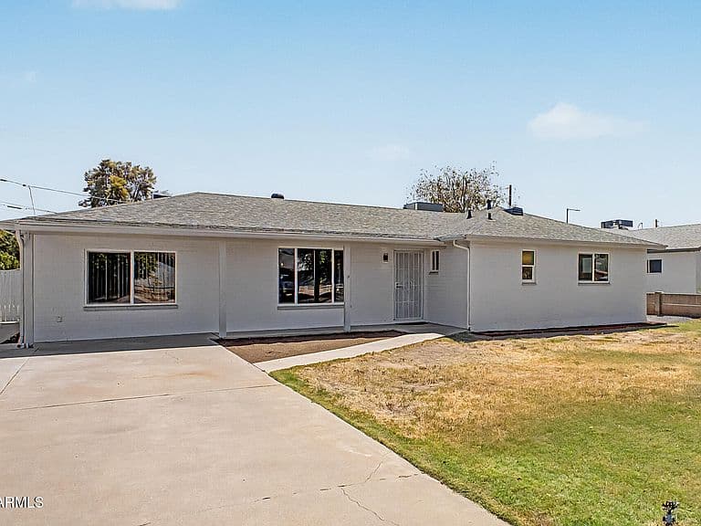 1819 W MORTEN Avenue photo 3