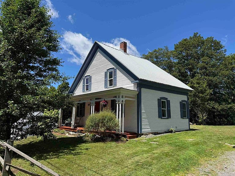 136 Village Road photo 5