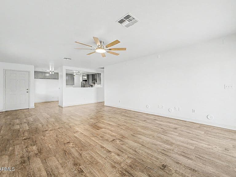 25670 W SATELLITE Lane photo 3
