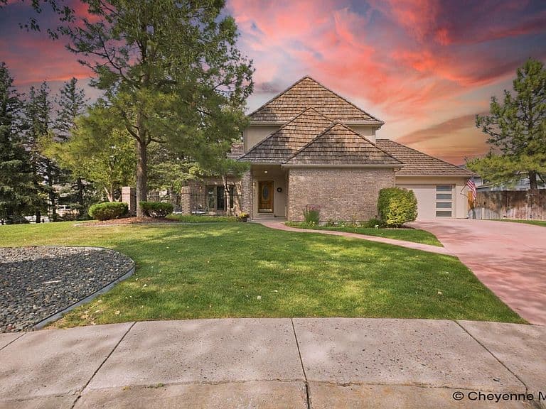 916 Laredo Ct photo 1