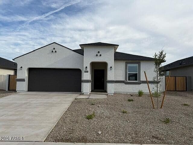 635 W BUNKER HILL Street photo 1