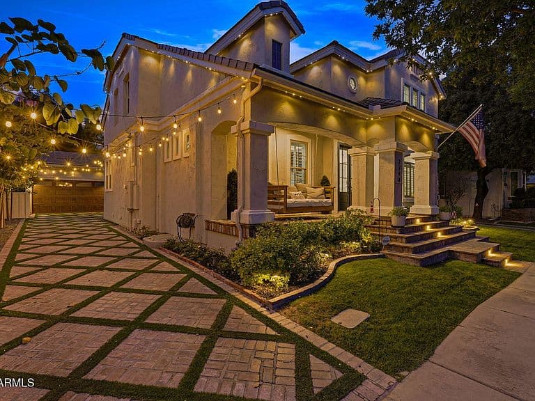 2744 E James Street photo 1