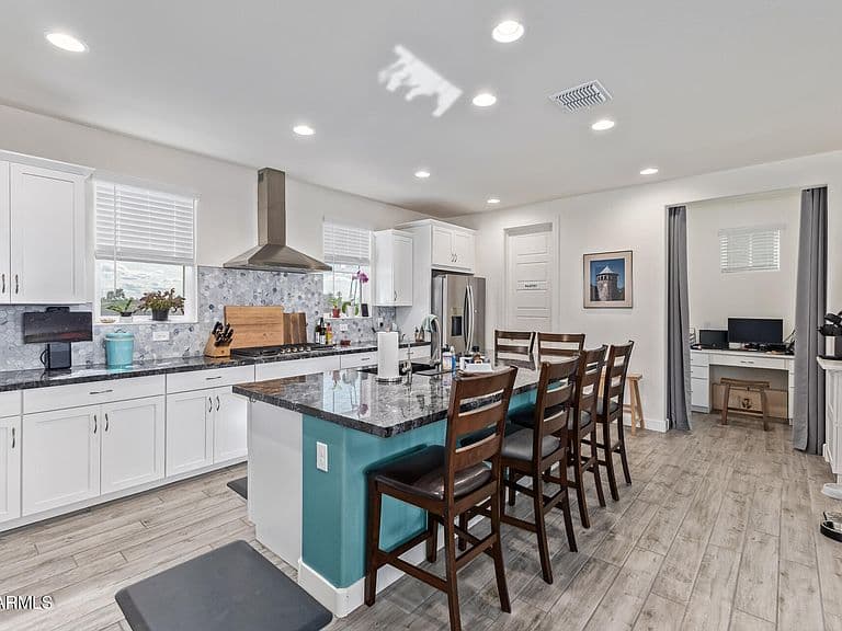 603 W Flintlock Way photo 5