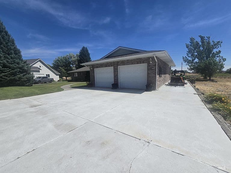 130 Doral Dr photo 3