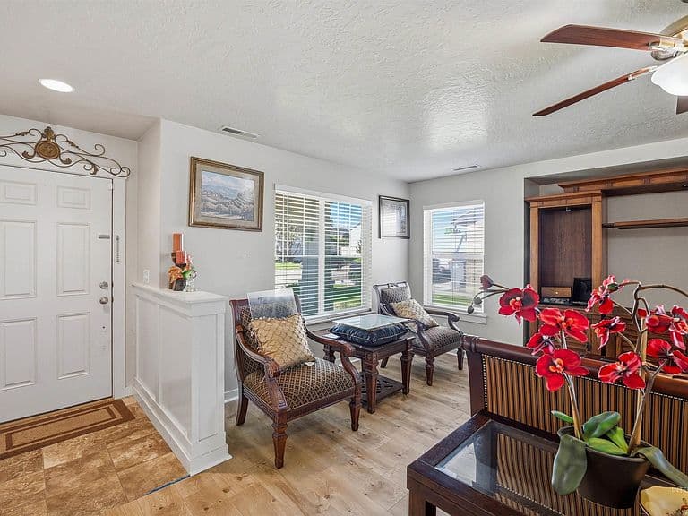 10245 W Virginia City St photo 4