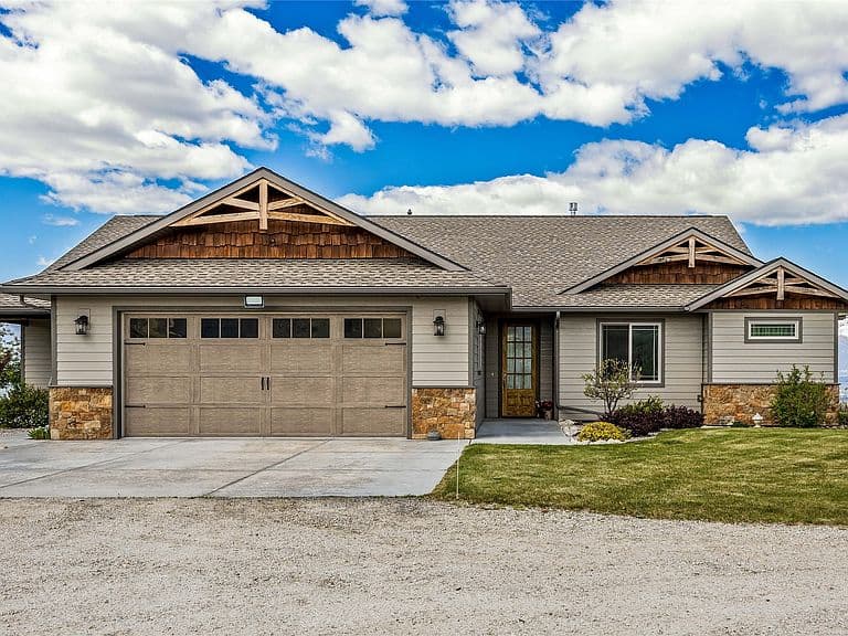 447 Labrador Trl photo 4