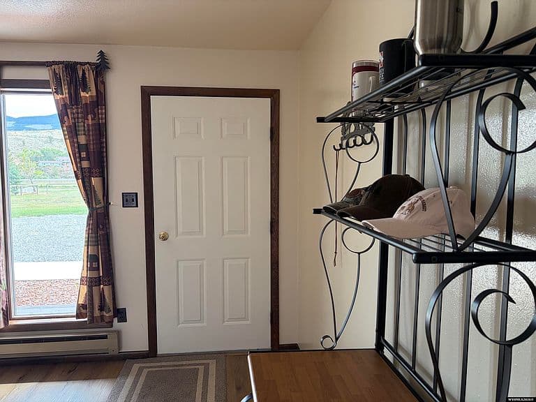 1516 Warm Springs Dr photo 3