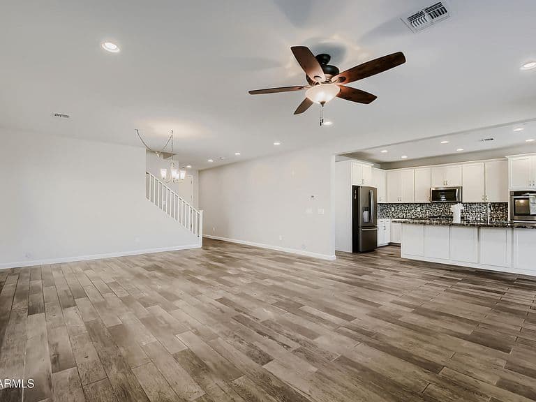986 W ANGEL Drive photo 5
