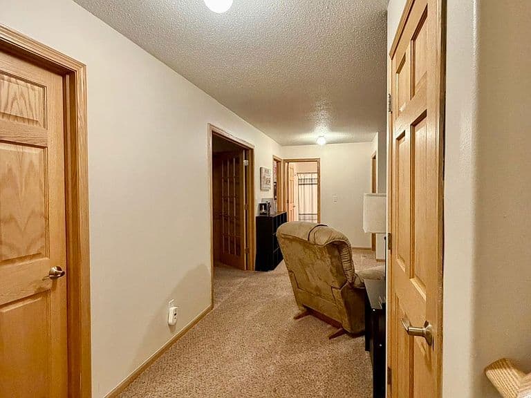 825 Morningside Dr photo 4