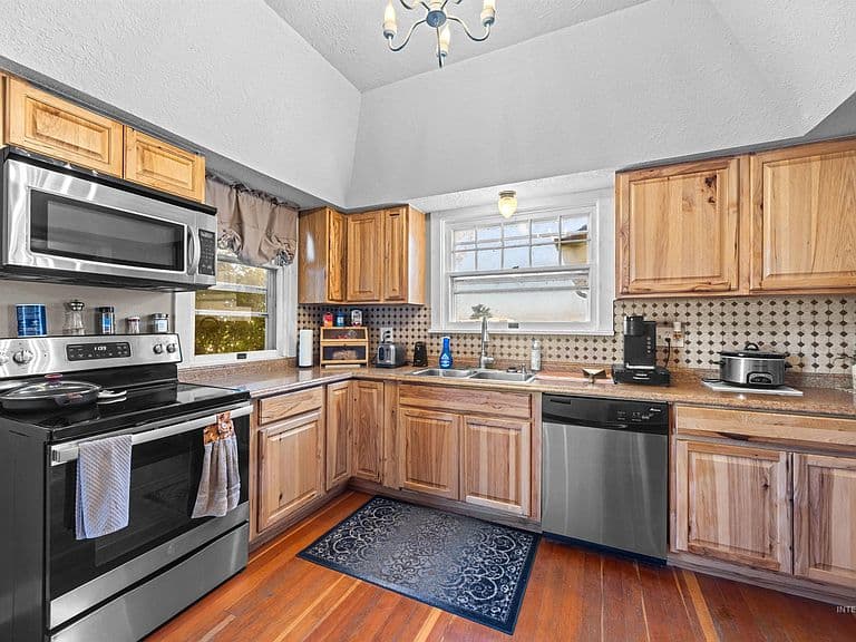 4574 Bennett Rd photo 5