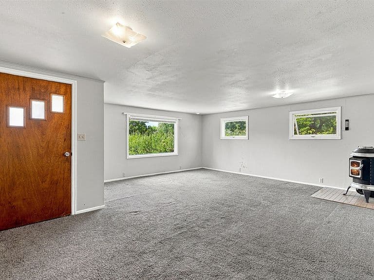 468 Cooper Ln photo 4
