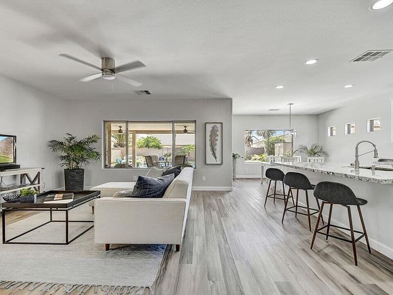 5511 W Molly Lane photo 5