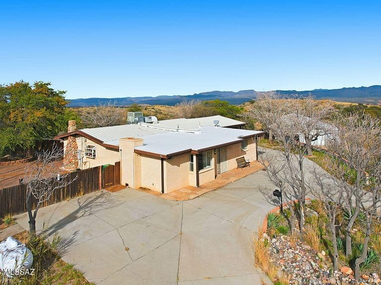 3890 E Defiance St photo 4