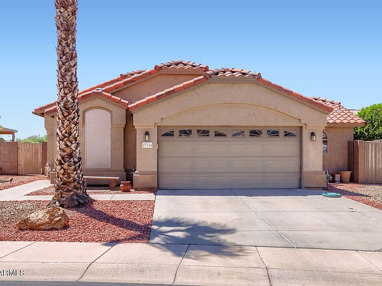 17744 N FIESTA Drive photo 2