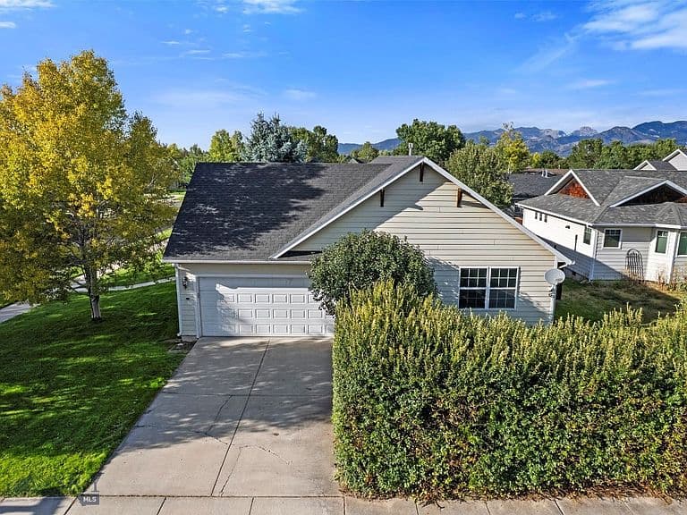 738 N Aster Ave photo 3