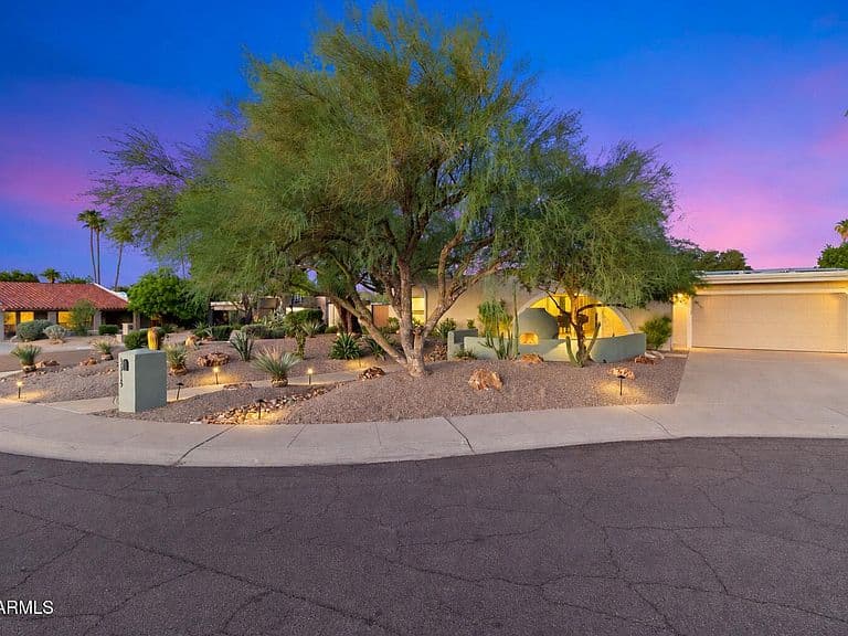 3315 E MALAPAI Drive photo 2
