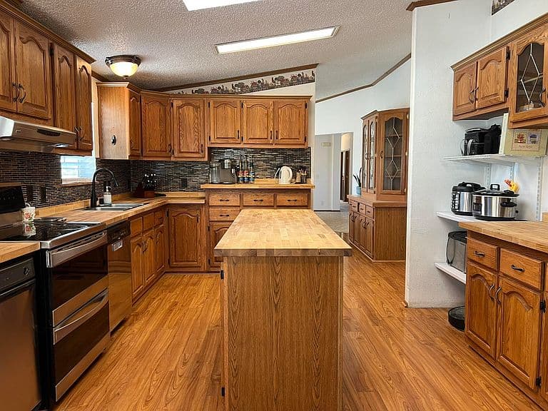 597 Washakie Dr photo 4