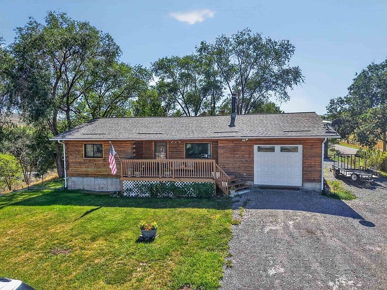2458 Adrianne Way photo 1