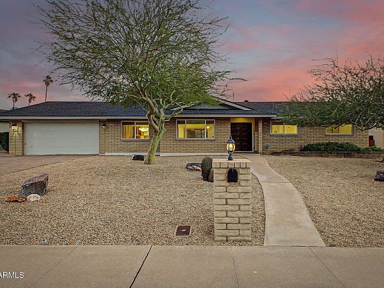 2247 E LINCOLN Circle photo 1