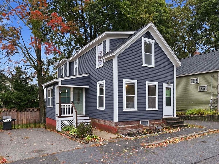 12 Perry Avenue photo 2