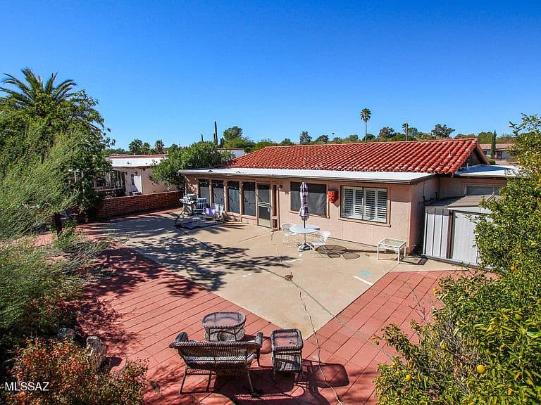 321 S Abrego Dr photo 1