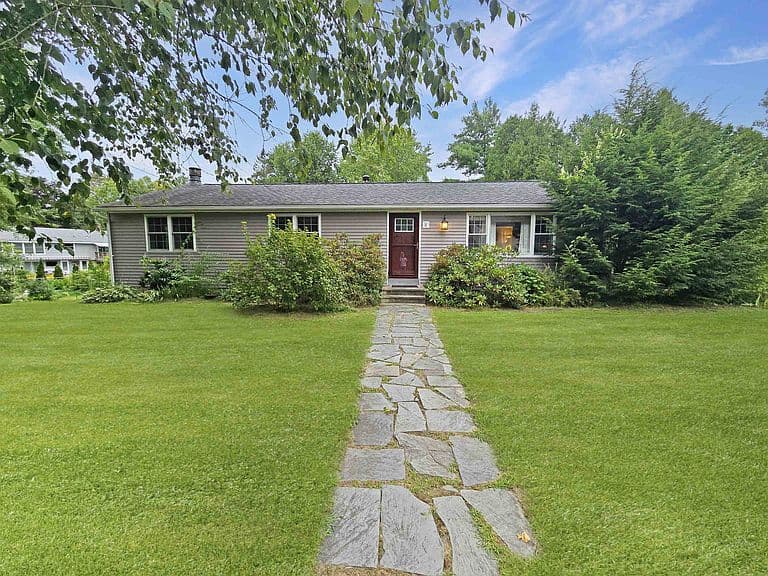 7 Laverne Drive photo 1