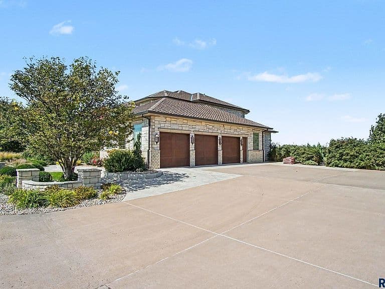 118 Woodland Dr photo 4