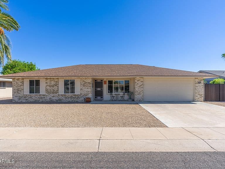 16846 N MEADOW PARK Drive photo 1