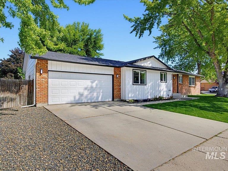9720 W Whirlaway Dr photo 4