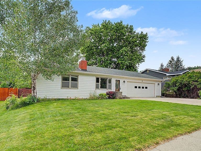 2734 Beth Dr photo 3
