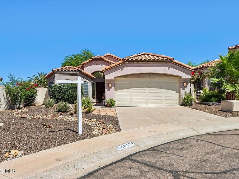 10177 S HACIENDA Drive photo 1