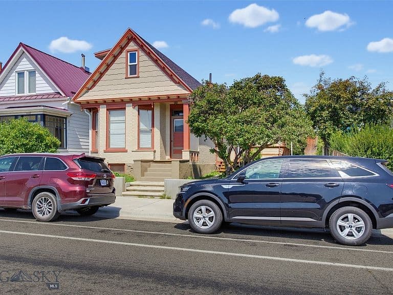 1005 W Park St photo 3