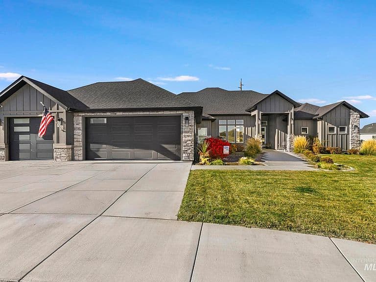439 N Meadowview Ln photo 1